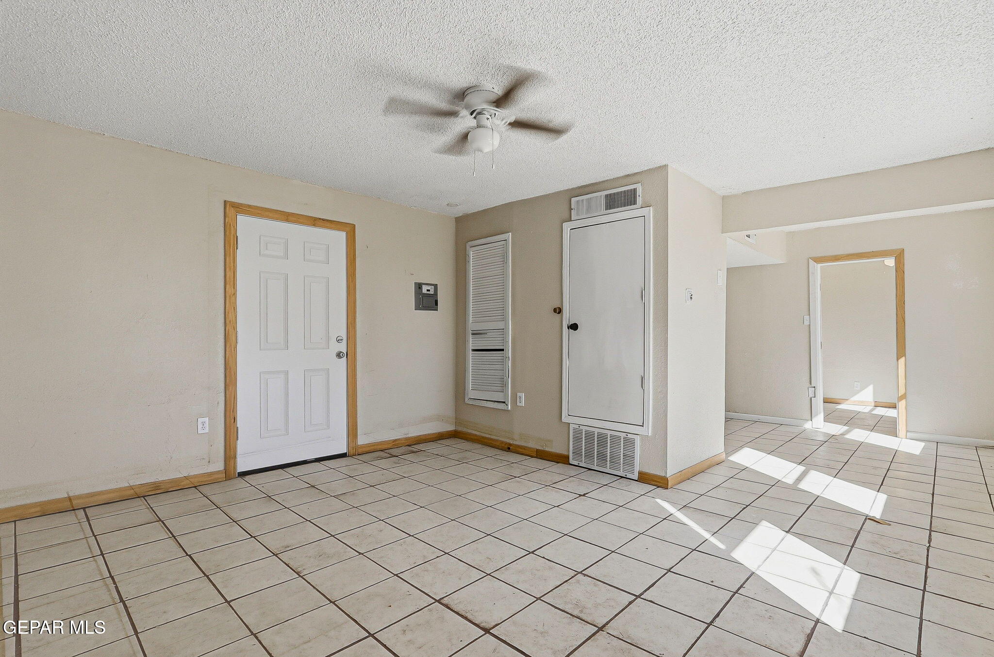 14573 B Van Fleet Road El Paso, TX 79938 - Photo 54 of 128 a view of an empty room and window