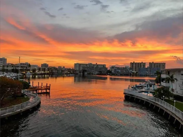 $189,000 | 2500 Diana Drive, Unit 305, Hallandale Beach, FL 33009