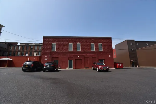 $1,300 | 152 Court Street, Unit 1, Watertown, NY 13601