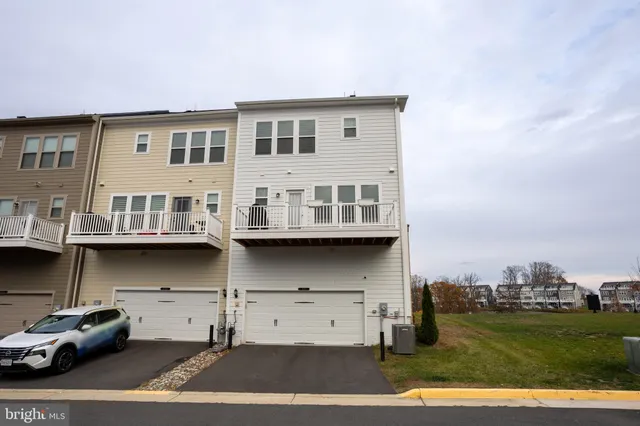 $3,742 | 17137 Branched Oak Road, Dumfries, VA 22026