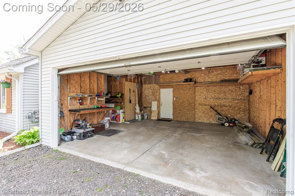2831 Watkins Lake Road Waterford, MI 48328 - Photo 3 of 45