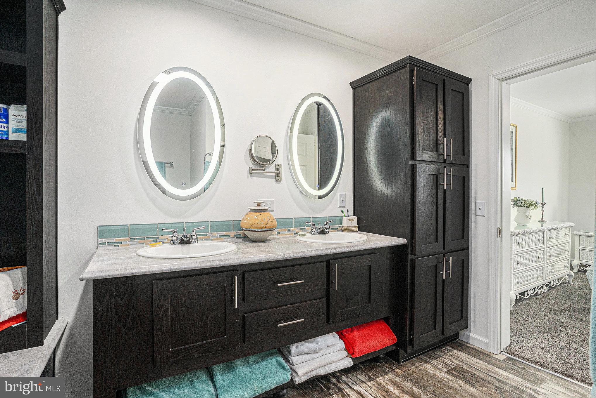 906 Lakeview Drive Green Lane, PA 18054 - Photo 19 of 37 a bathroom with a toilet sink and mirror