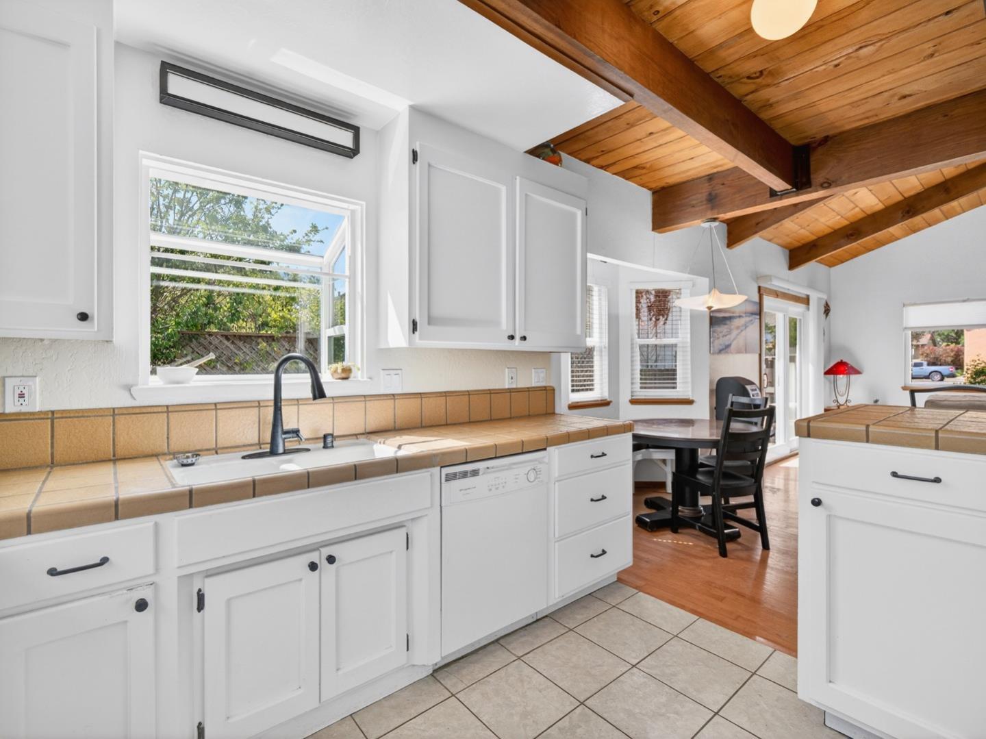 620 Sumner Street Santa Cruz, CA 95062 - Photo 12 of 71