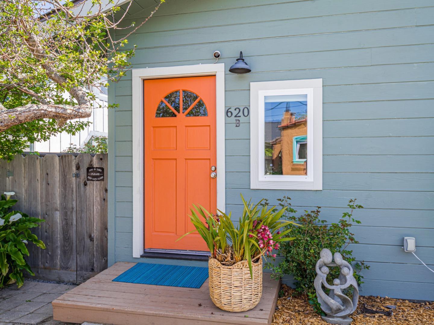 620 Sumner Street Santa Cruz, CA 95062 - Photo 3 of 71