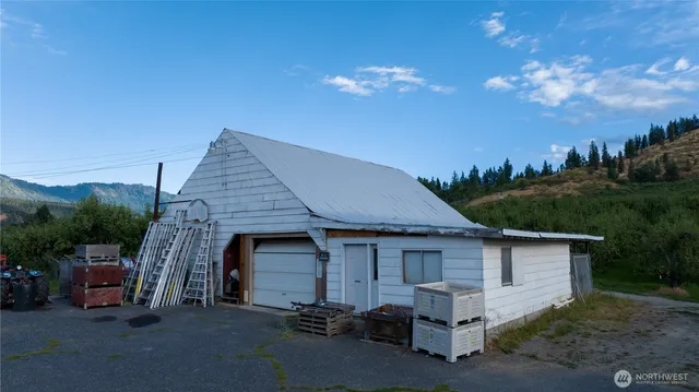 $945,000 | 8612 Ludwig Hill Road, Peshastin, WA 98847