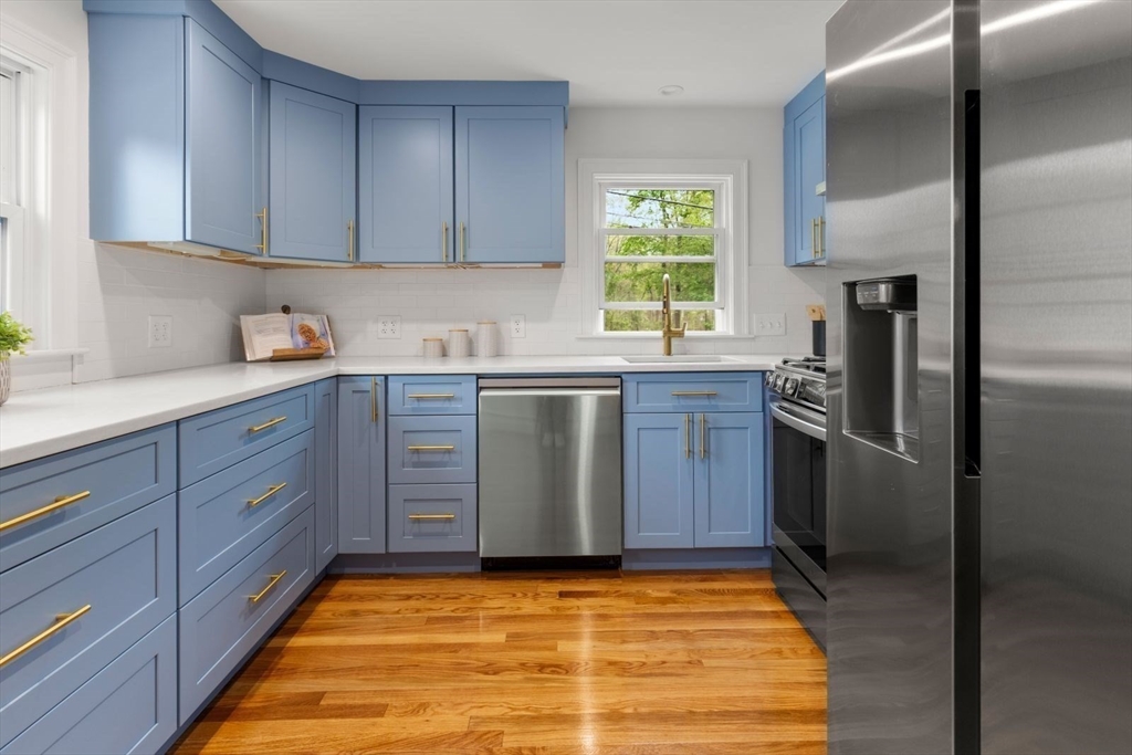 128 Dale Street Boston, MA 02131 - Photo 3 of 38