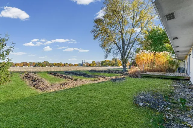 $135,000 | 323 North Co Road 2530 East, Newman, IL 61942