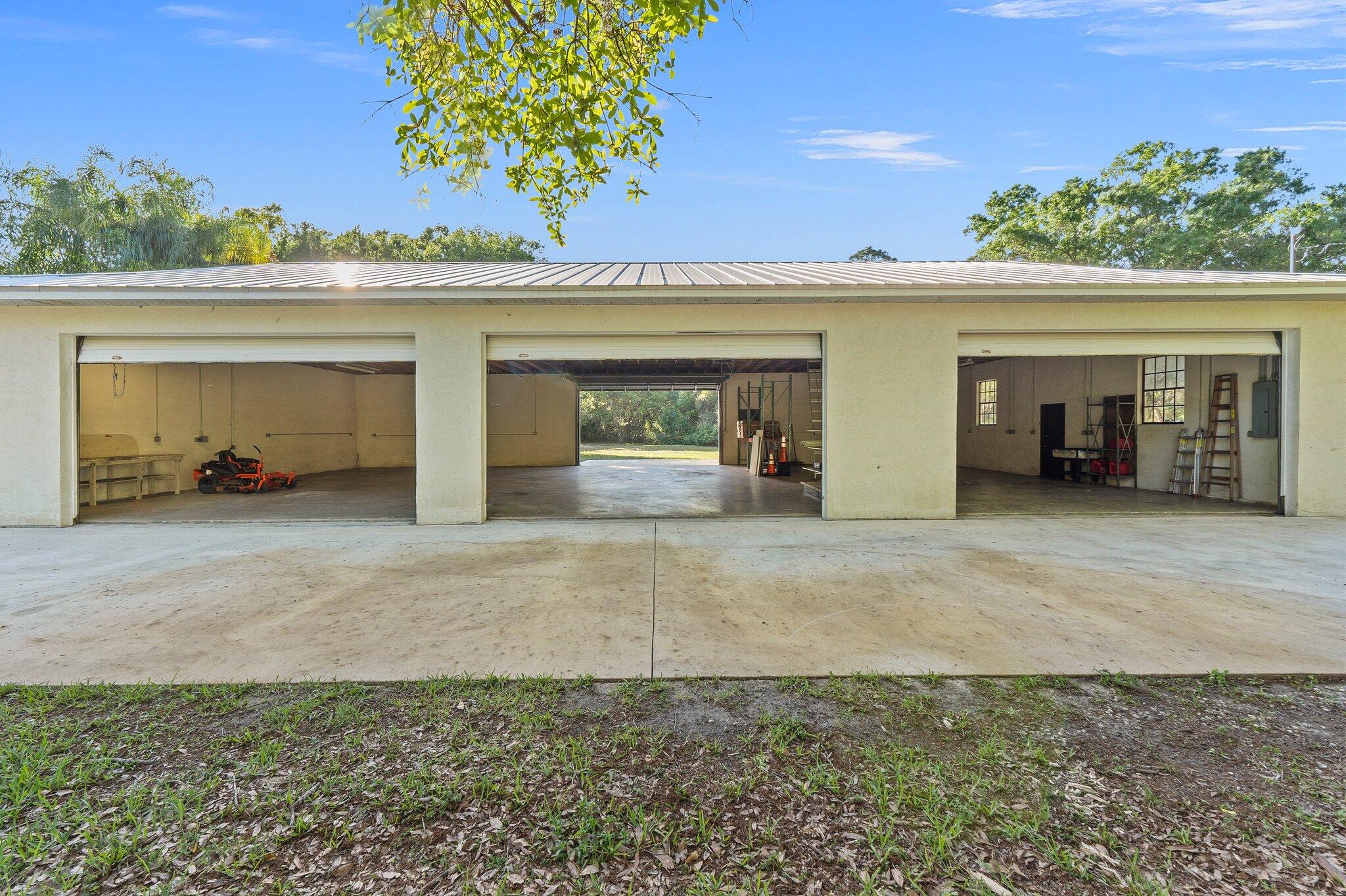11541 Okeechobee Road Fort Pierce, FL 34945 - Photo 35 of 46 front view of a house