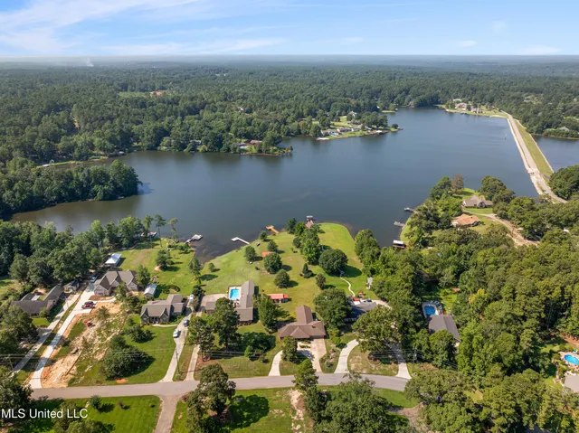 $339,900 | 18 Woodchuck Drive, Hattiesburg, MS 39402