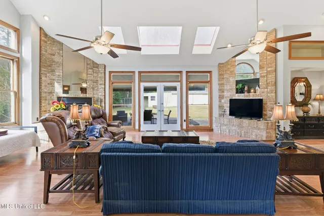 $339,900 | 18 Woodchuck Drive, Hattiesburg, MS 39402