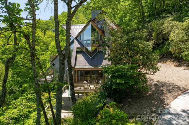 $2,875,000 | 220 Worley Road, Highlands, NC 28741