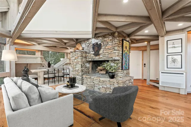 $2,875,000 | 220 Worley Road, Highlands, NC 28741