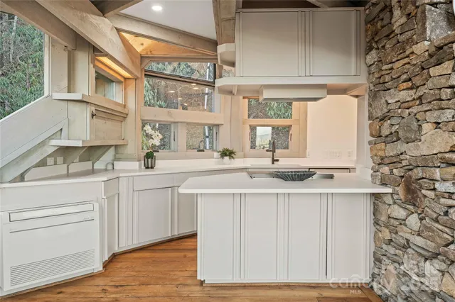 $2,875,000 | 220 Worley Road, Highlands, NC 28741