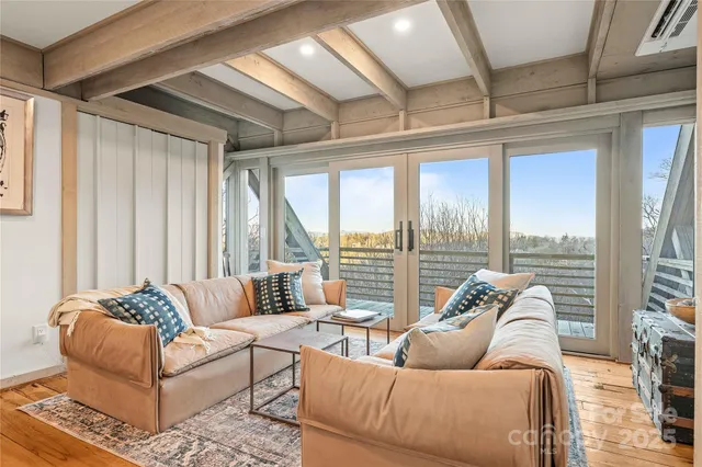 $2,875,000 | 220 Worley Road, Highlands, NC 28741