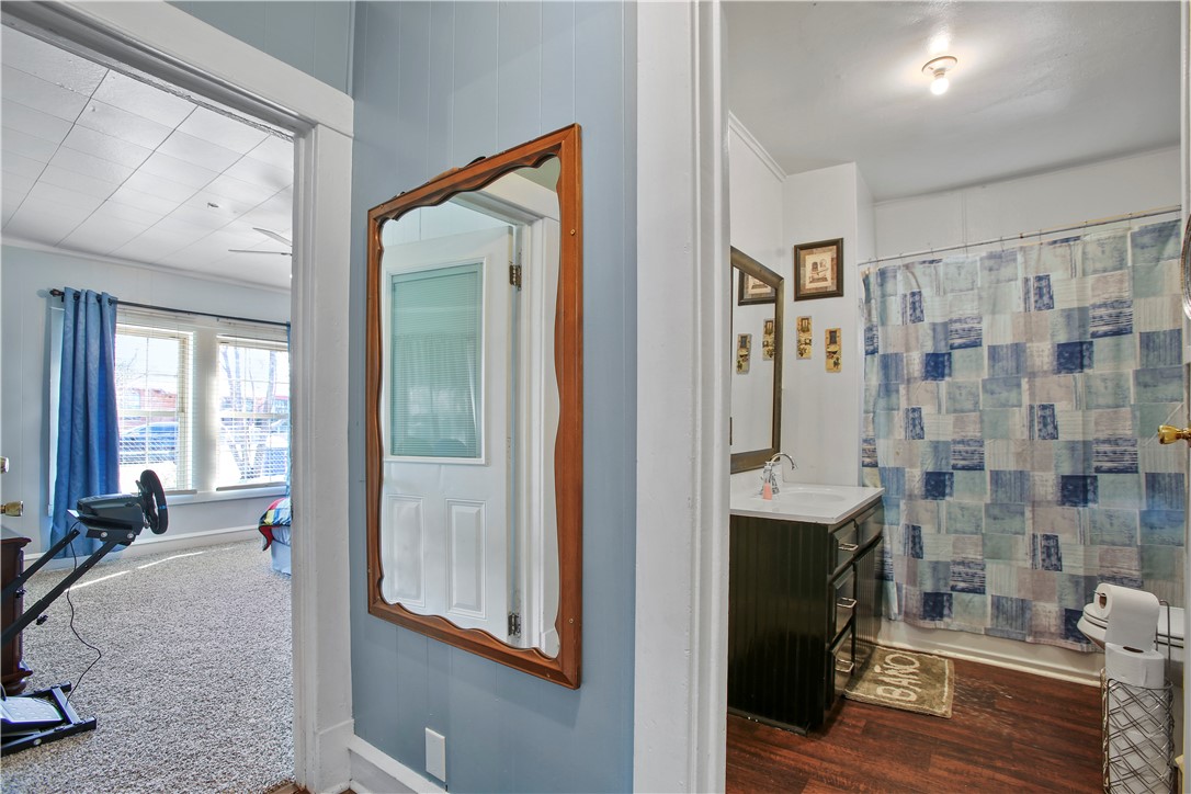 2119 Summer Avenue Waco, TX 76708 - Photo 15 of 32 a view of a bathroom with tub and shower