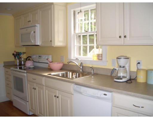 56 Arrowhead Road Duxbury, MA 02332 - Photo 4 of 13 Gallery Image 4