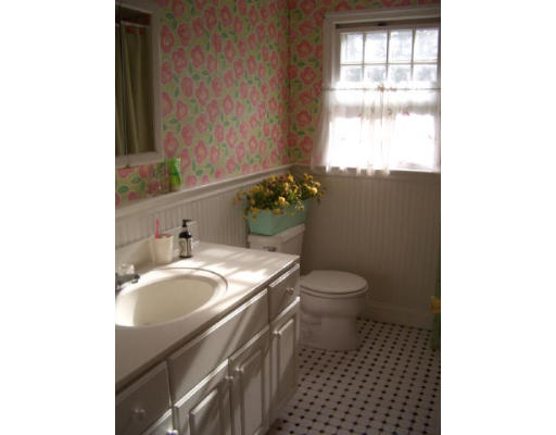 56 Arrowhead Road Duxbury, MA 02332 - Photo 10 of 13 Gallery Image 10