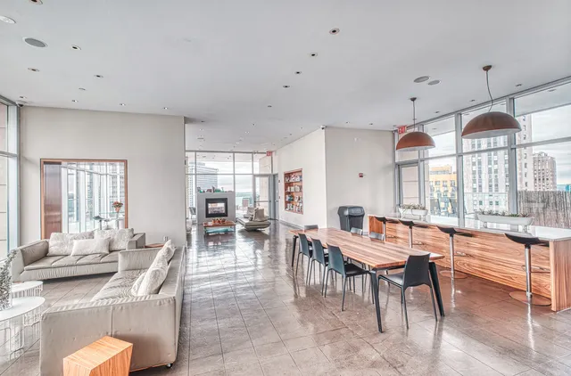 $795,000 | 75 Wall Street, Unit 29A | Financial District