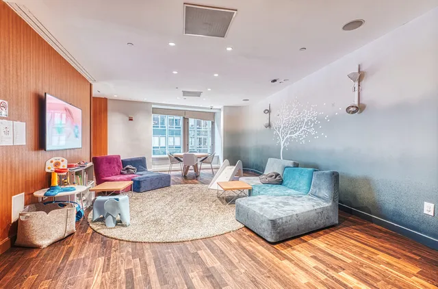 $795,000 | 75 Wall Street, Unit 29A | Financial District