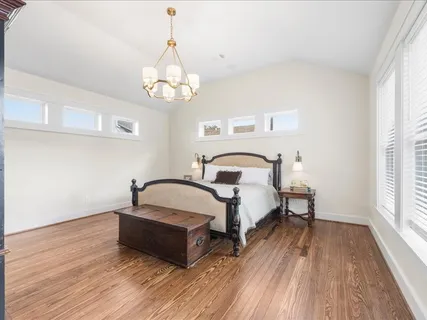 $1,195,000 | 629 East 19th Street, Houston, TX 77008