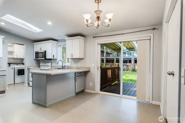 $429,950 | 16016 11th Avenue East, Tacoma, WA 98445