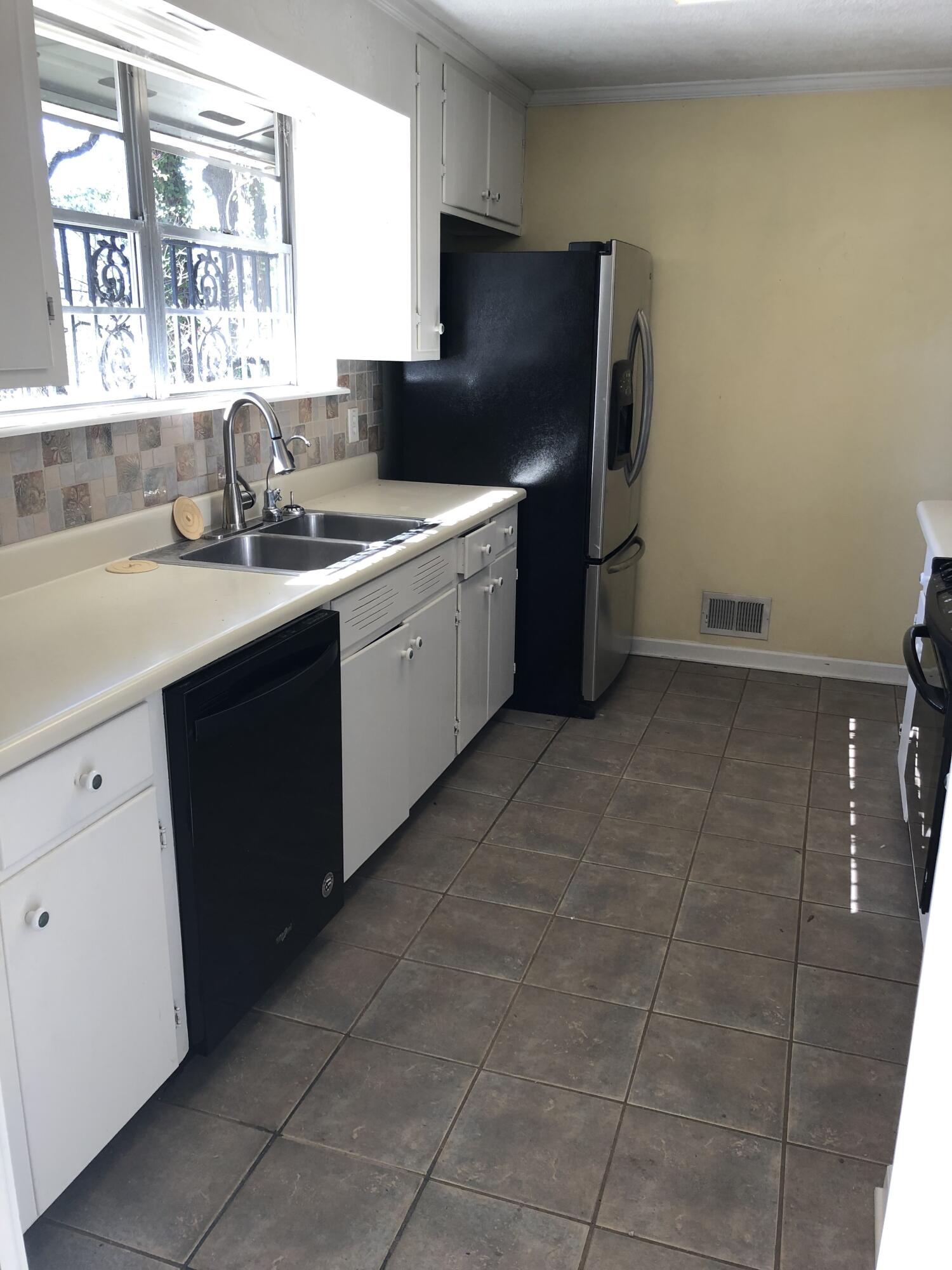 3536 Richmond Hill Road Augusta, GA 30906 - Photo 5 of 28 IMG_9051