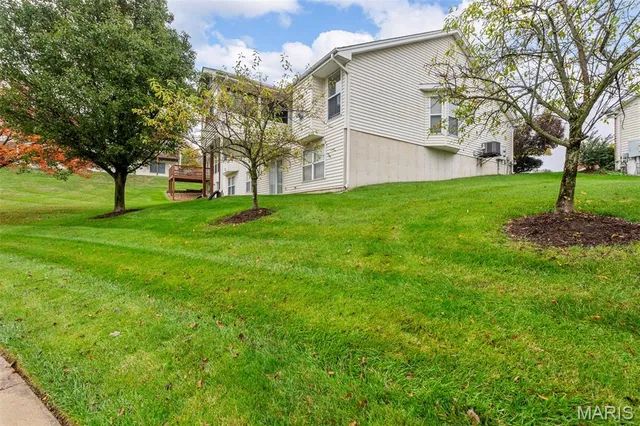 $299,900 | 14 Shasta Pointe Court, Unit 49A, St. Charles, MO 63301