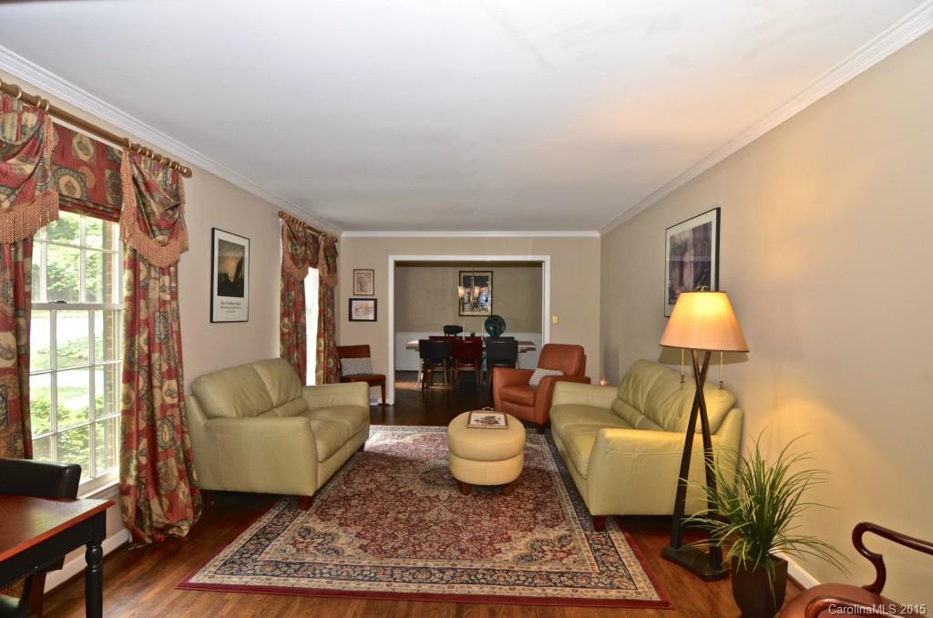5950 Gate Post Road Charlotte, NC 28211 - Photo 4 of 24 Gallery Image 4