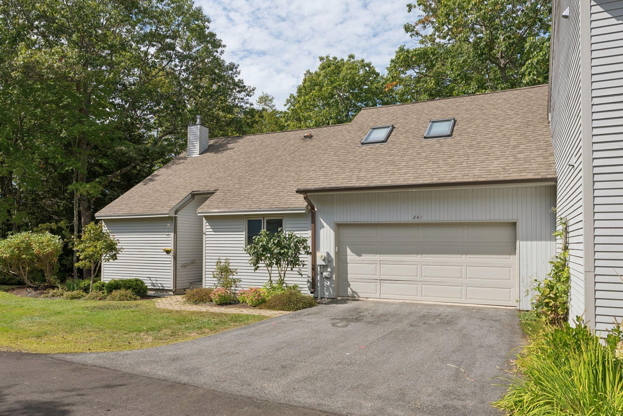 241 Bluff Road, Unit 4 Yarmouth, ME 04096 - Photo 1 of 30 3_DSC03598