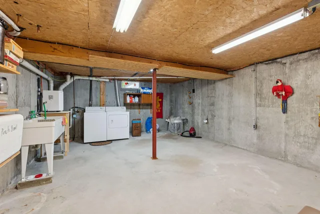 $500,000 | 241 Bluff Road, Unit 4, Yarmouth, ME 04096