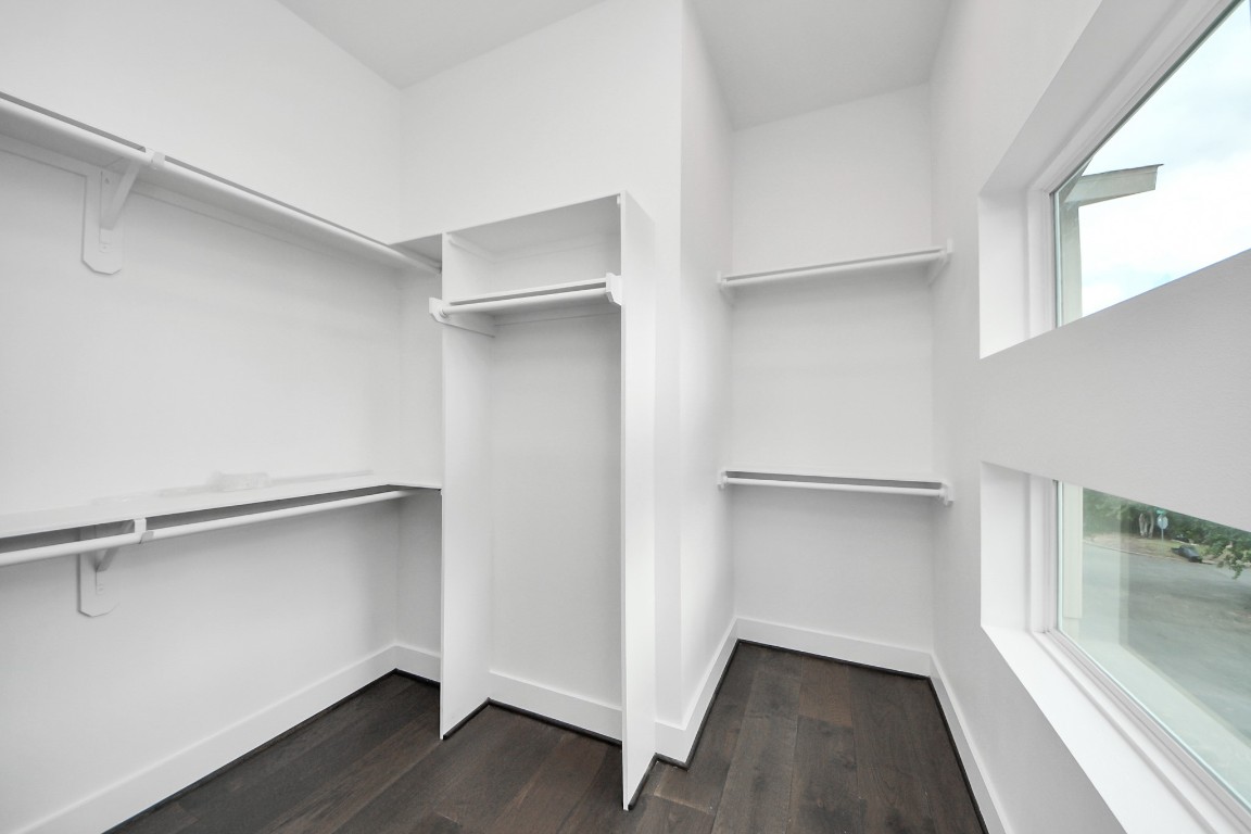 3419 Arlington Street Houston, TX 77018 - Photo 30 of 44 Oversized walk-in closet in primary suite