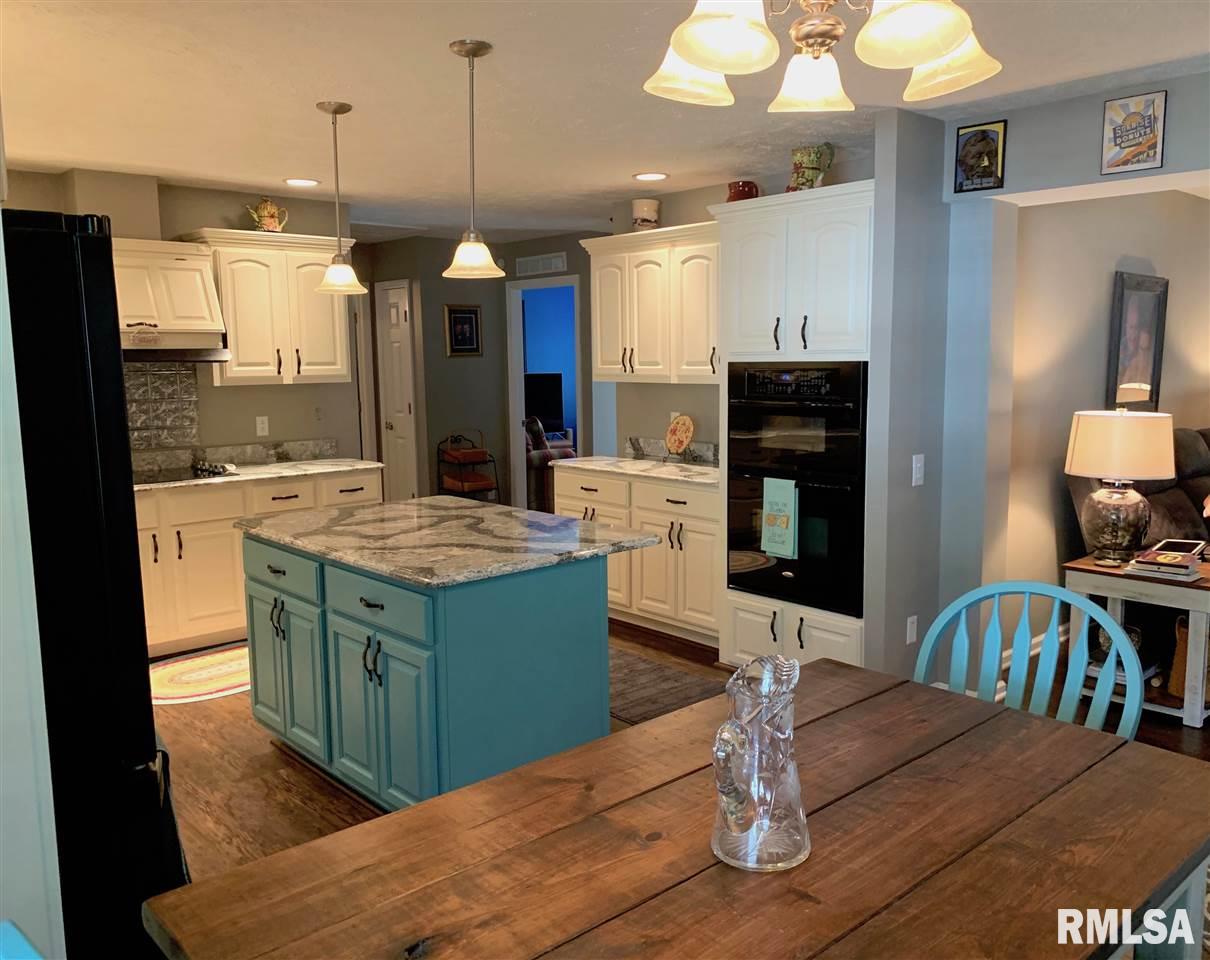 2800 Vía Rosso, Unit 6 Springfield, IL 62703 - Photo 11 of 32
