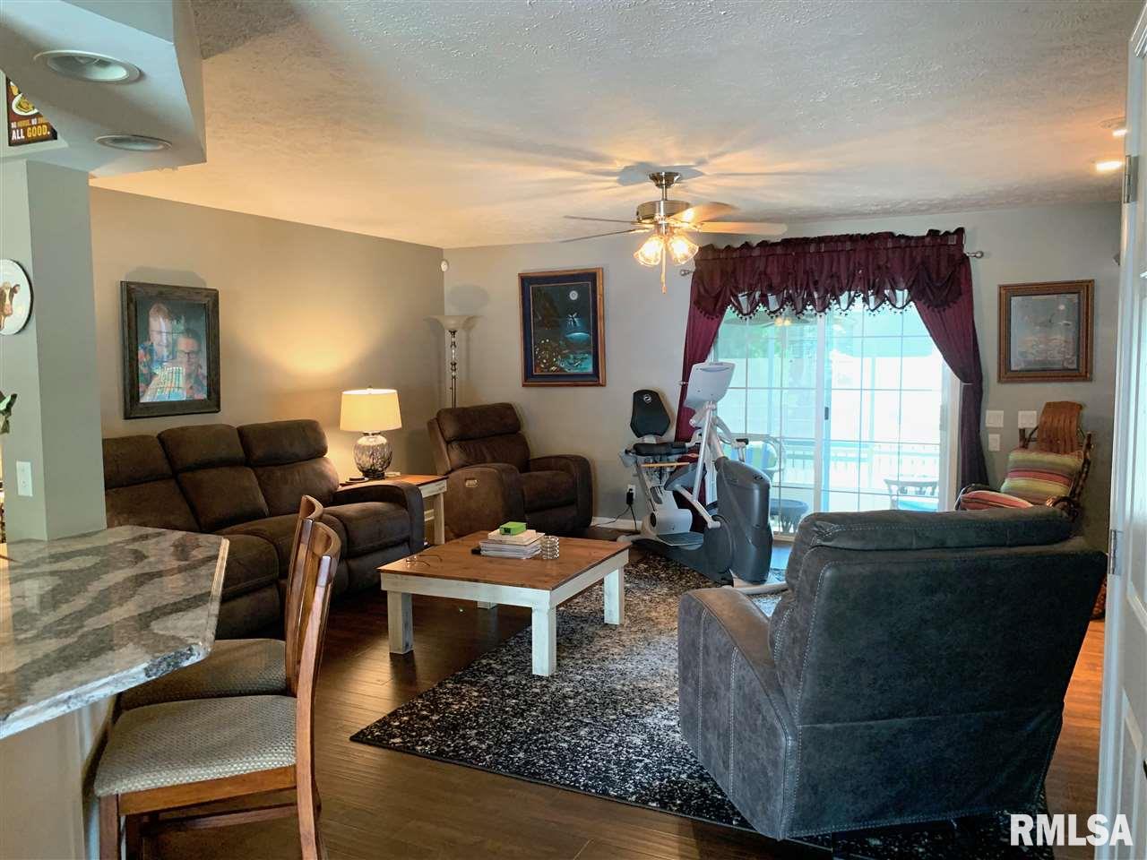 2800 Vía Rosso, Unit 6 Springfield, IL 62703 - Photo 12 of 32