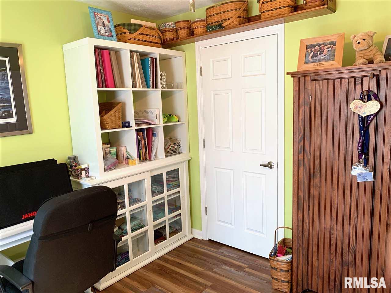 2800 Vía Rosso, Unit 6 Springfield, IL 62703 - Photo 24 of 32