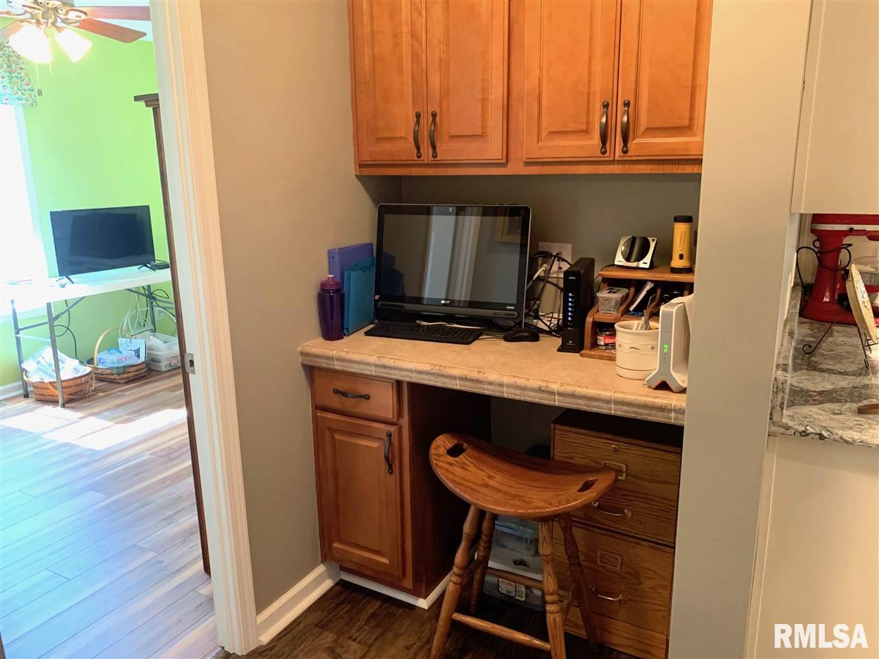 2800 Vía Rosso, Unit 6 Springfield, IL 62703 - Photo 28 of 32