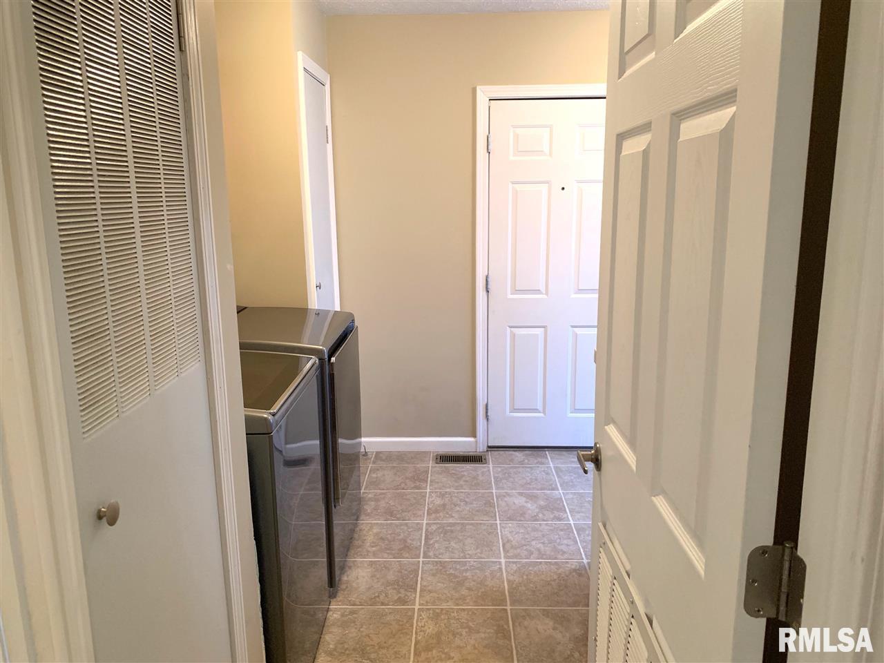 2800 Vía Rosso, Unit 6 Springfield, IL 62703 - Photo 29 of 32