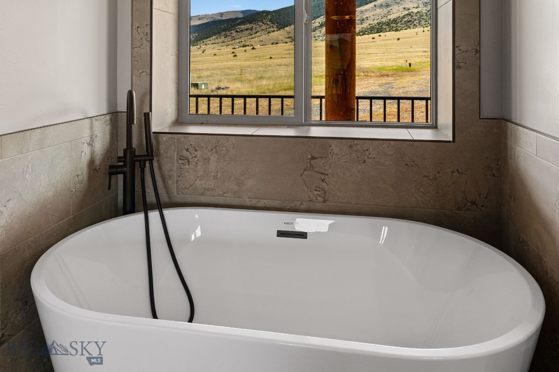 160 Wapiti Road Whitehall, MT 59759 - Photo 27 of 57 Primary en suite bathroom