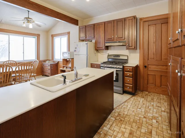 $399,900 | 1921 North 9th Street, Kalamazoo, MI 49009