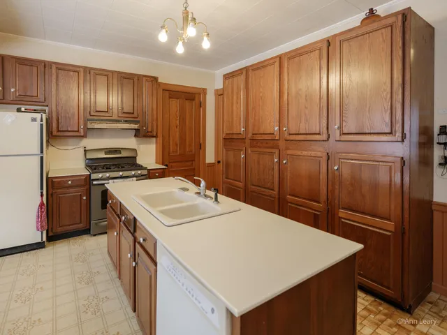 $399,900 | 1921 North 9th Street, Kalamazoo, MI 49009