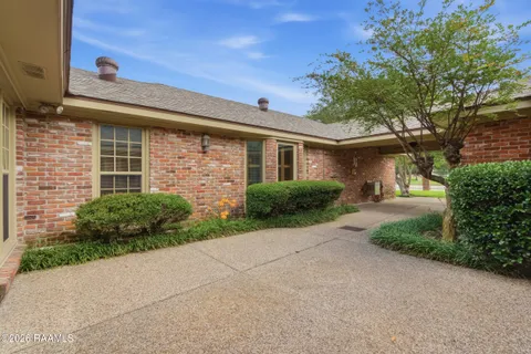 $525,000 | 542 Robert Lee Circle, Lafayette, LA 70506