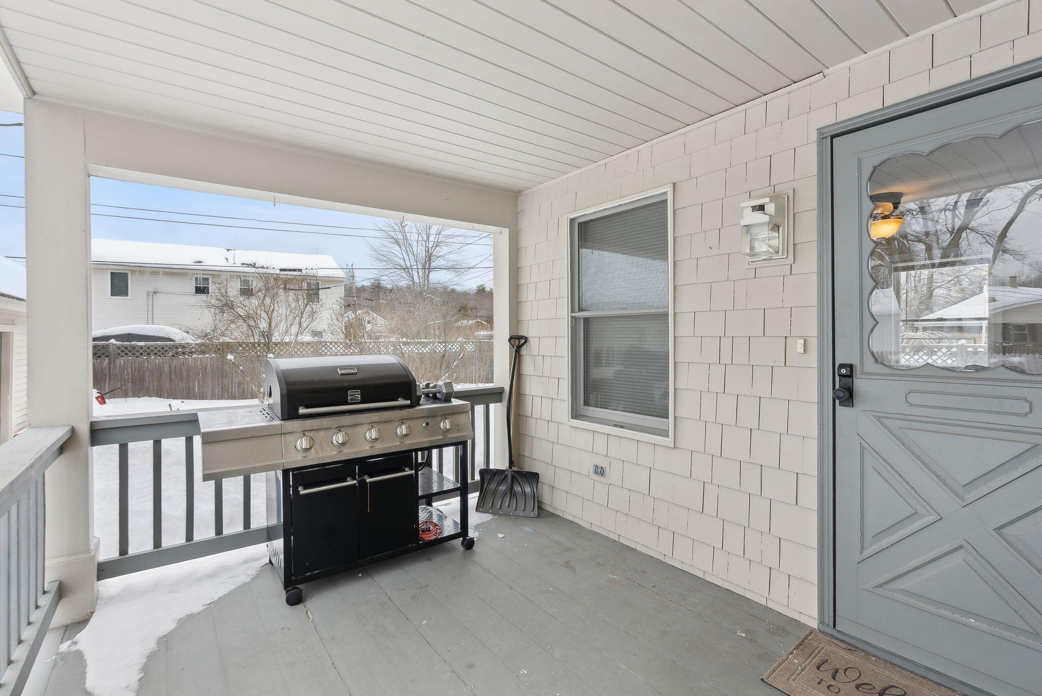 33 Ridgeway Avenue Sanford, ME 04073 - Photo 4 of 42 8_DSC01739