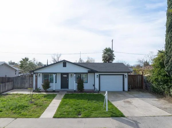 $355,000 | 8822 Globe Avenue, Dos Palos, CA 93620