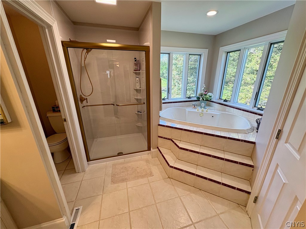 7892 East Ridge Pointe Drive Manlius, NY 13066 - Photo 29 of 46 Another view of the bath showcasing the whirlpool tub.