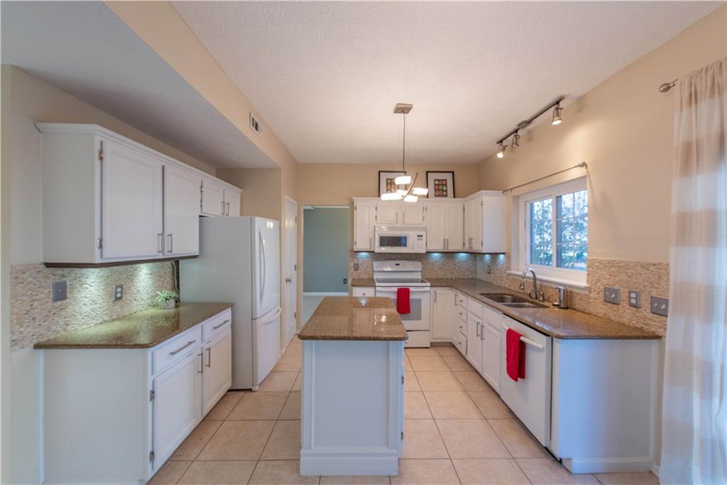 7630 Winding Way Fishers, IN 46038 - Photo 12 of 48 Gallery Image 12