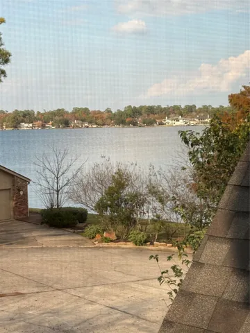 $449,900 | 109 Cove Point, Conroe, TX 77356