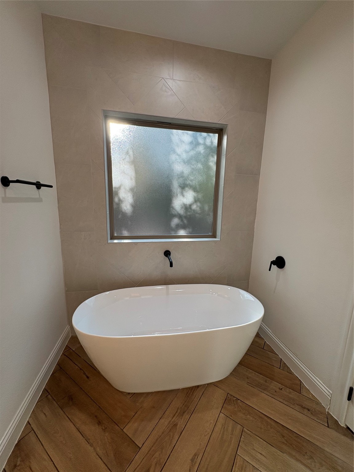 109 Cove Point Conroe, TX 77356 - Photo 7 of 21