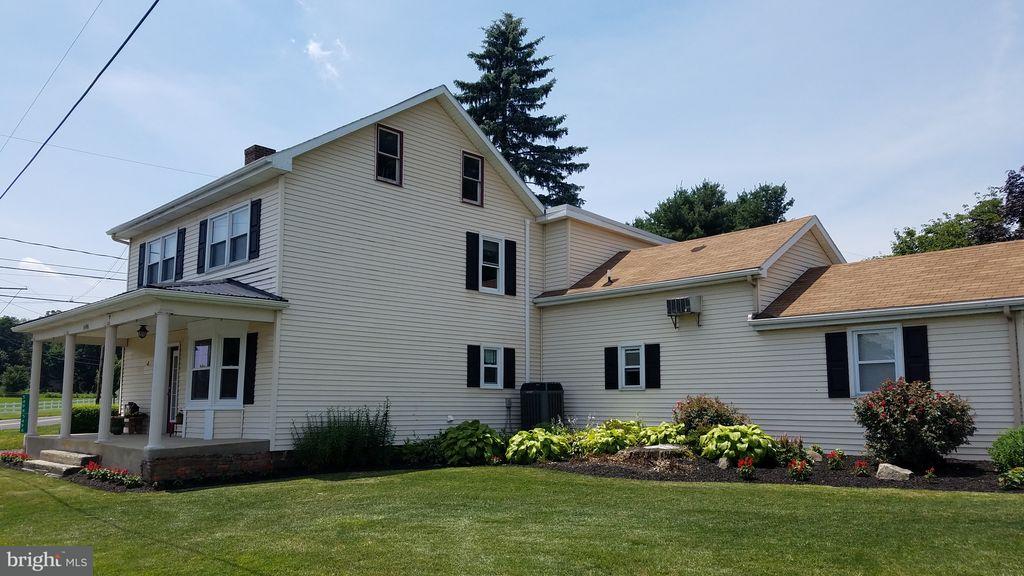 5496 Elizabethtown Road Manheim, PA 17545 - Photo 2 of 24 Side of Home