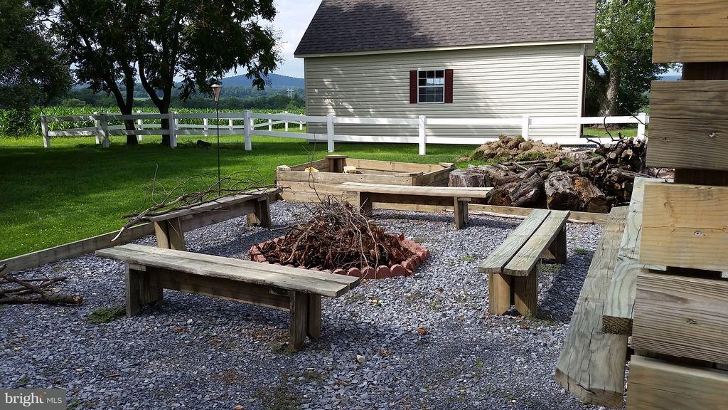 5496 Elizabethtown Road Manheim, PA 17545 - Photo 20 of 24 Firepit