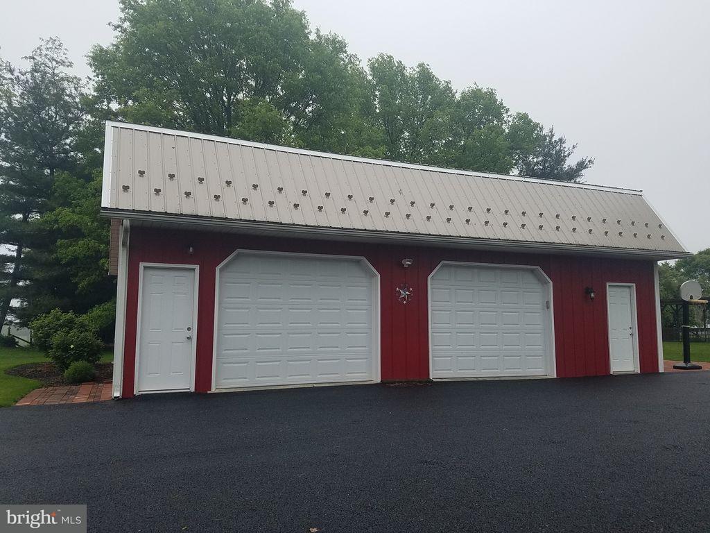 5496 Elizabethtown Road Manheim, PA 17545 - Photo 23 of 24 2 Story Garage