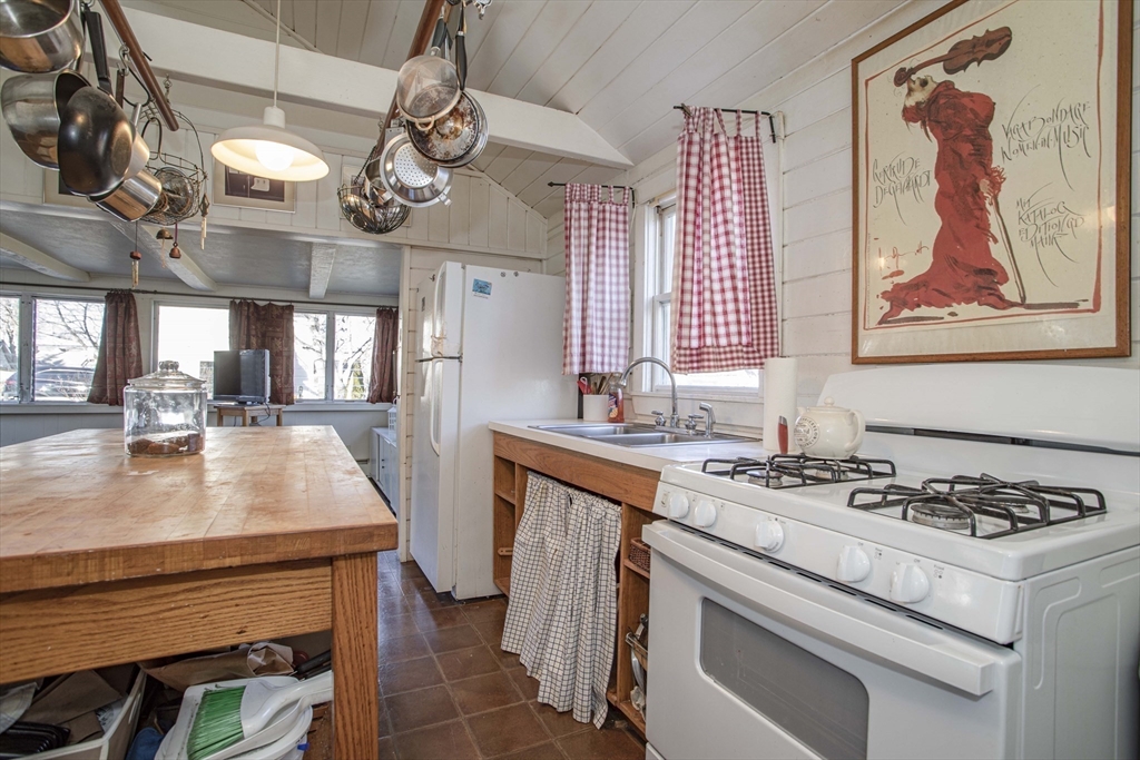 237 Hatherly Road Scituate, MA 02066 - Photo 9 of 21 Gallery Image 9